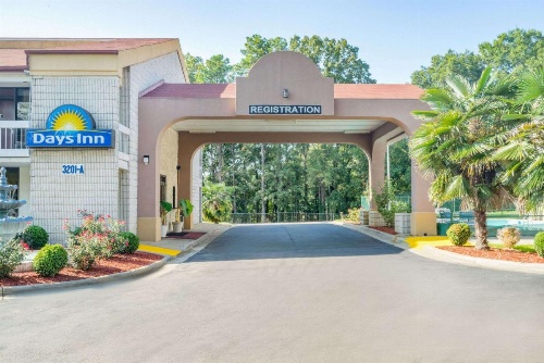 Days Inn by Wyndham Raleigh Midtown image 1